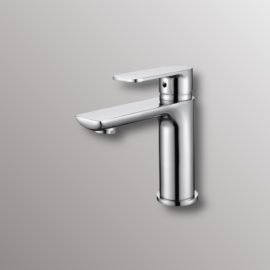 deck mounted faucet in chrome