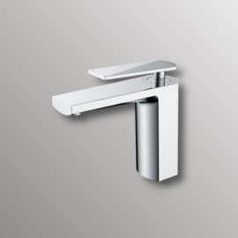 water faucet in chrome