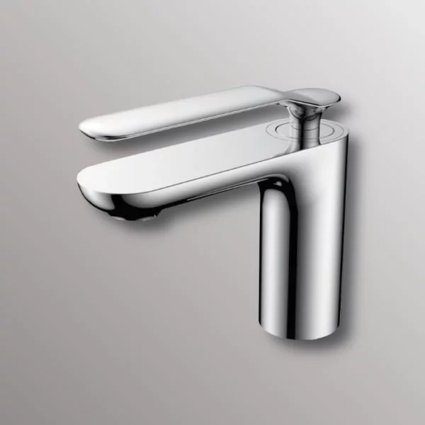 single lever faucet in chrome